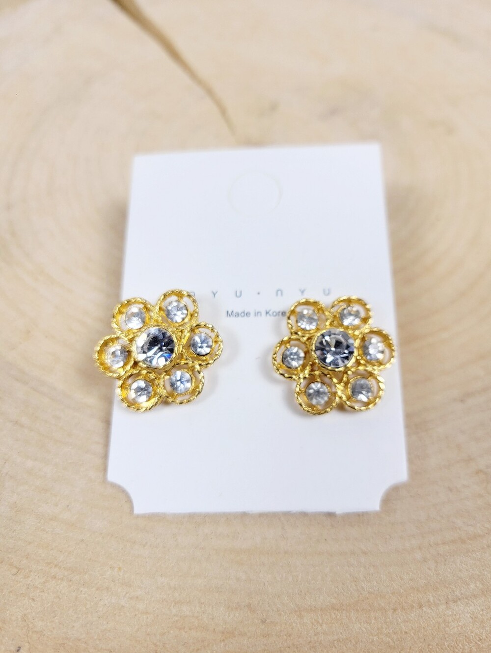 Brand New Gold Tone Flower Rhinestone Stud Earrings
